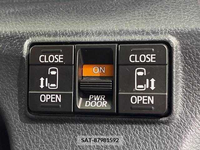 Toyota SIENTA 2019-01 379086-5