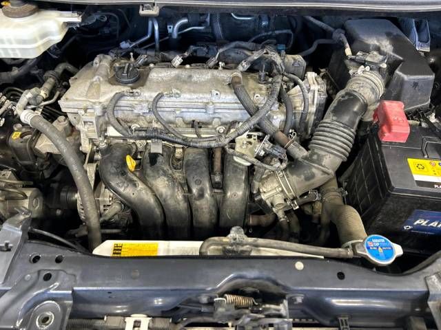 Toyota VOXY 2015-02 21736-19