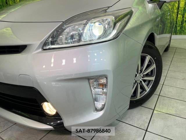 Toyota PRIUS 2014-04 341575-12