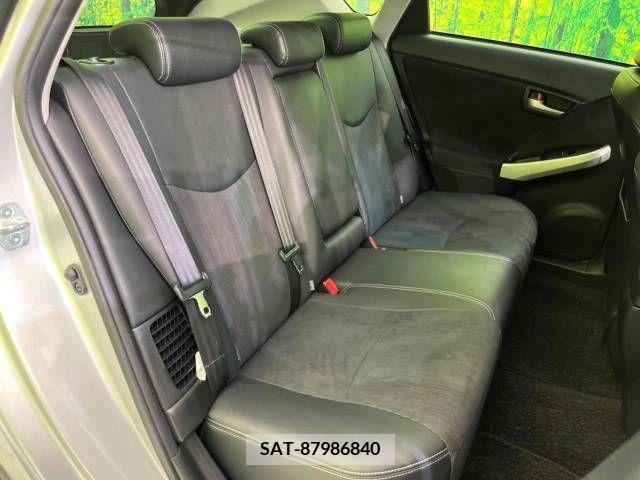 Toyota PRIUS 2014-04 341575-9