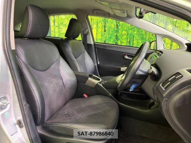 Toyota PRIUS 2014-04 341575-8