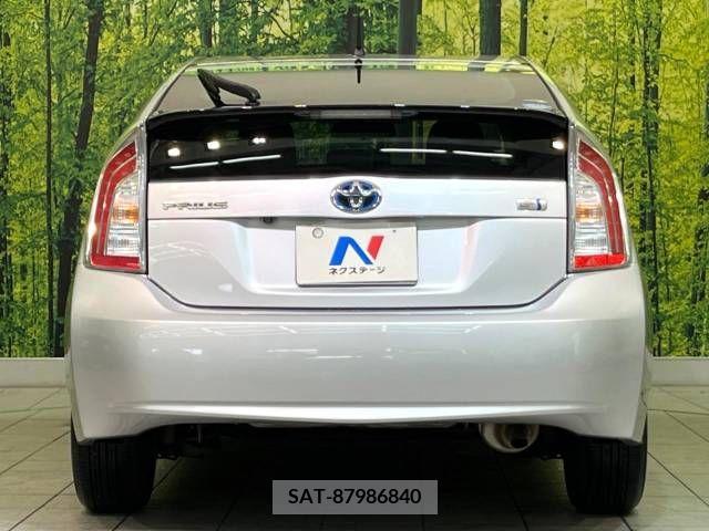 Toyota PRIUS 2014-04 341575-15