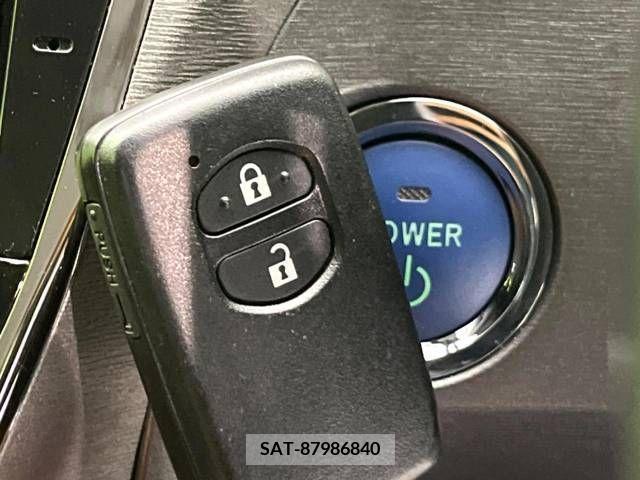 Toyota PRIUS 2014-04 341575-6