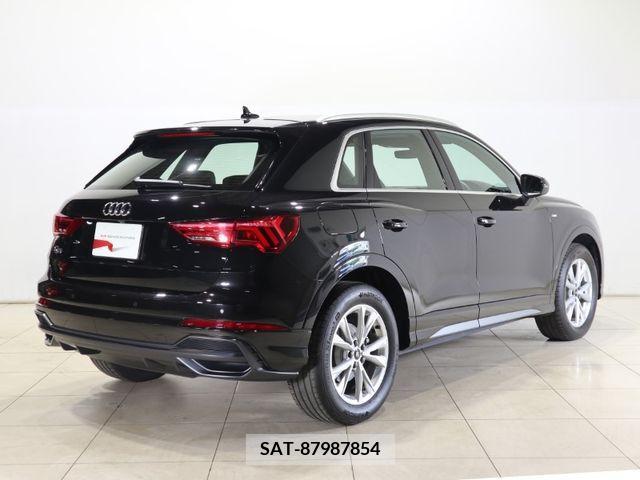 Audi Q3 2022-04 237385-7