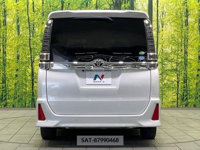 Toyota VOXY 2020-03 384296-16