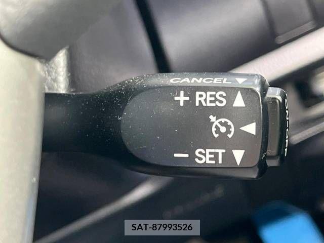 Toyota VOXY 2017-08 321550-7