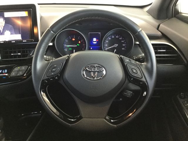 Toyota C-HR 2017-02 7347-4