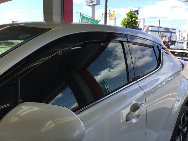 Toyota C-HR 2017-02 7347-27