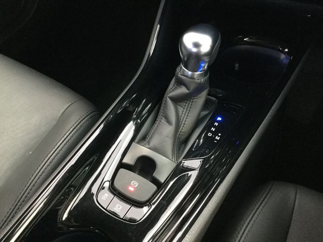 Toyota C-HR 2017-02 7347-8
