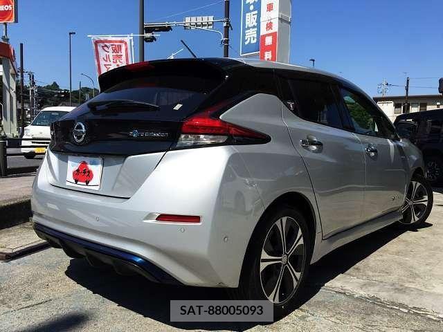 Nissan LEAF 2017-12 345805-2
