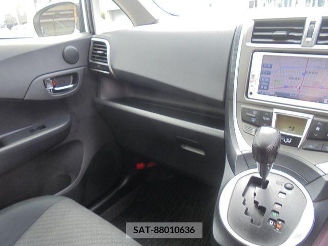 Toyota RACTIS 2014-02 313642-13