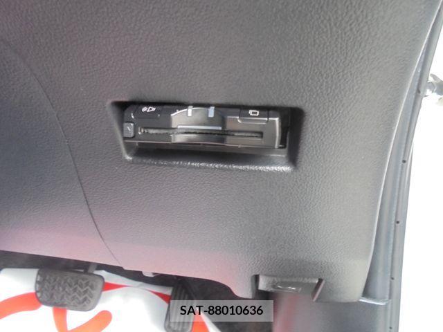 Toyota RACTIS 2014-02 313642-11