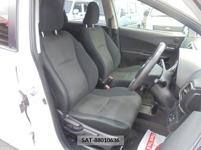 Toyota RACTIS 2014-02 313642-5
