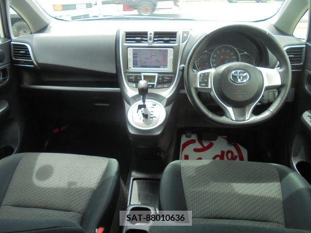 Toyota RACTIS 2014-02 313642-1