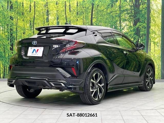 Toyota C-HR 2018-02 323014-16