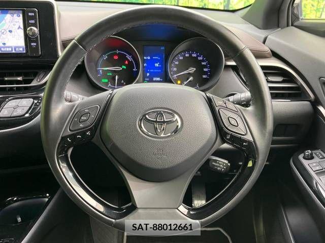 Toyota C-HR 2018-02 323014-10