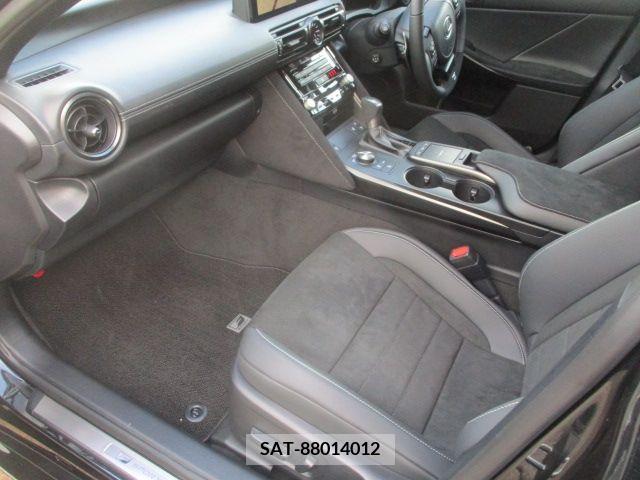 Lexus IS 2023-09 391865-13