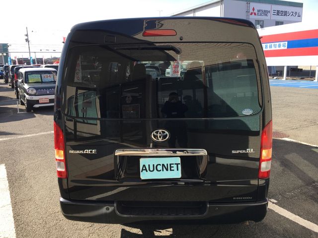Toyota REGIUSACE VAN 2009-04 186648-4
