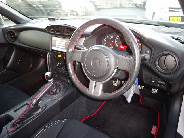 Toyota 86 2012-10 182588-12