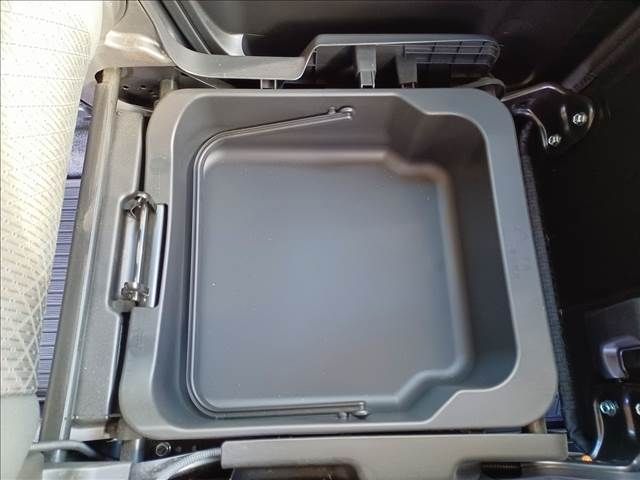 Suzuki SPACIA 2019-11 192239-25