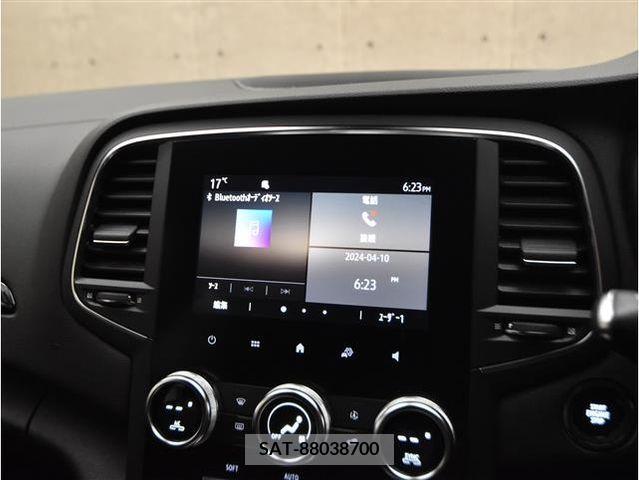 Renault MEGANE 2021-04 230852-22