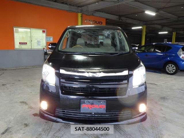 Toyota NOAH 2008-09 221068-3