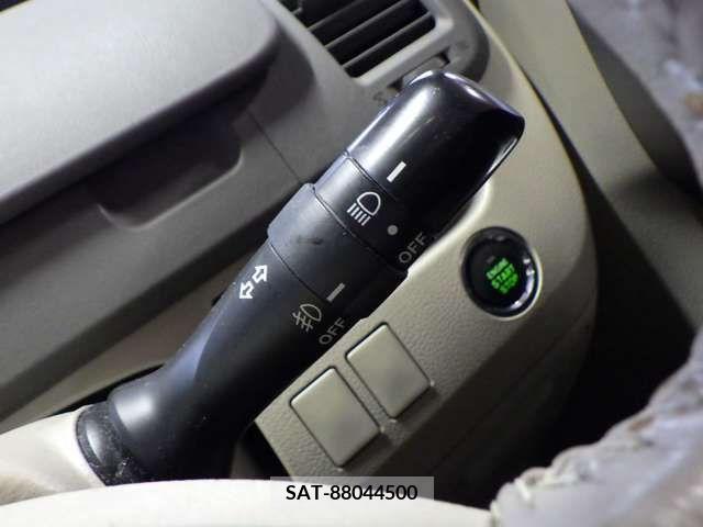 Toyota NOAH 2008-09 221068-10