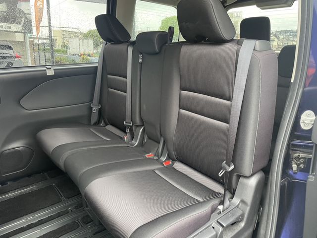 Nissan SERENA 2018-08 23085-17