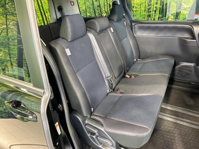 Toyota NOAH 2018-09 180984-10