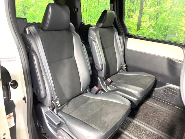 Toyota NOAH 2018-02 29301-8