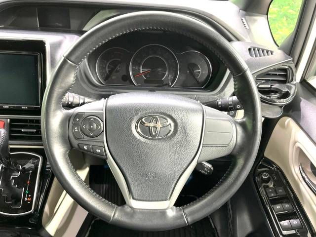 Toyota NOAH 2018-02 29301-13