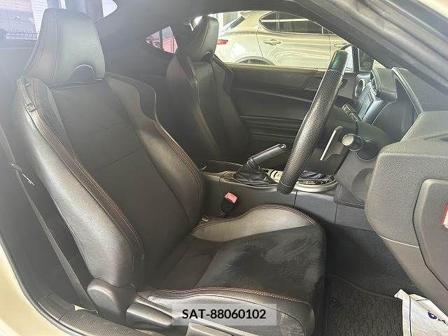 Toyota 86 2013-05 331031-4