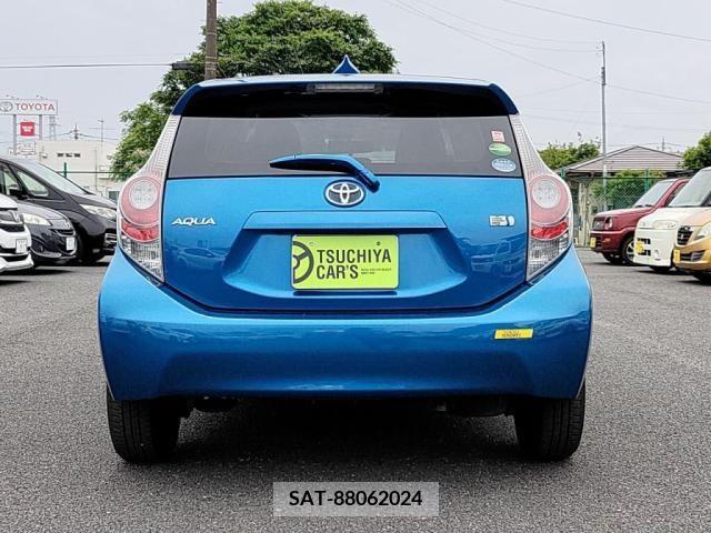 Toyota AQUA 2014-01 260542-9