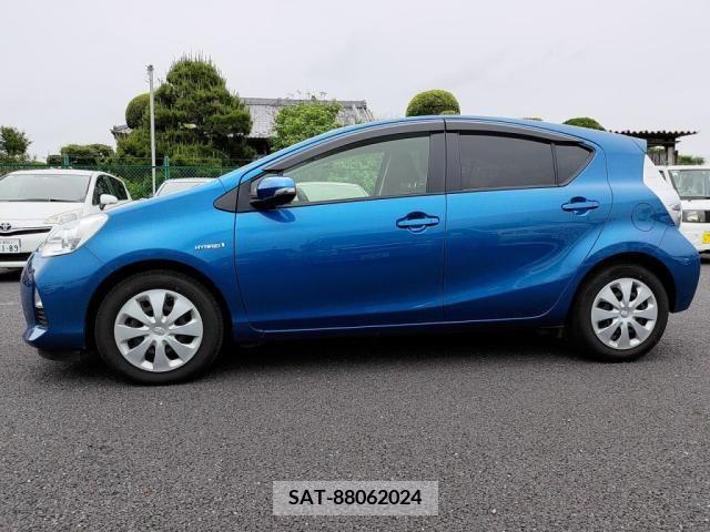 Toyota AQUA 2014-01 260542-11