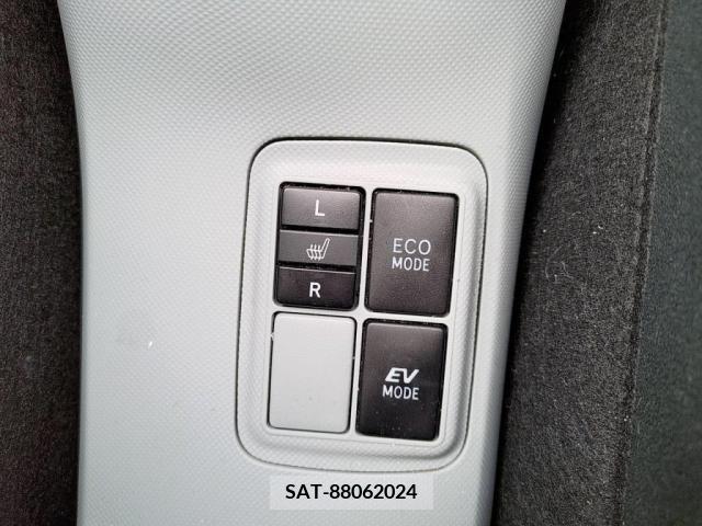 Toyota AQUA 2014-01 260542-15