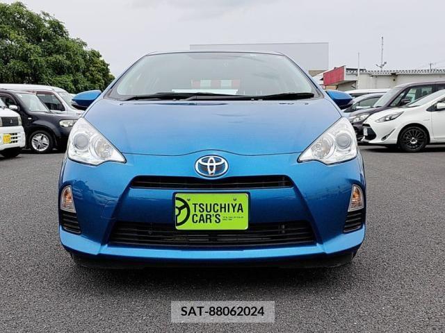 Toyota AQUA 2014-01 260542-8