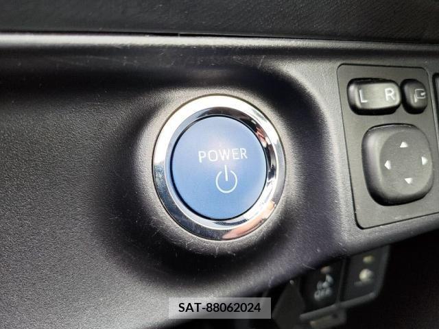Toyota AQUA 2014-01 260542-12