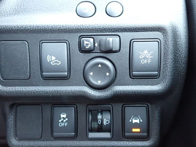 Nissan NOTE 2018-09 12777-8