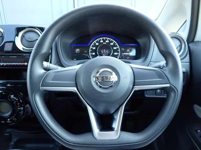 Nissan NOTE 2018-09 12777-5