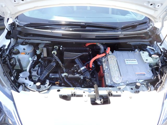 Nissan NOTE 2018-09 12777-21