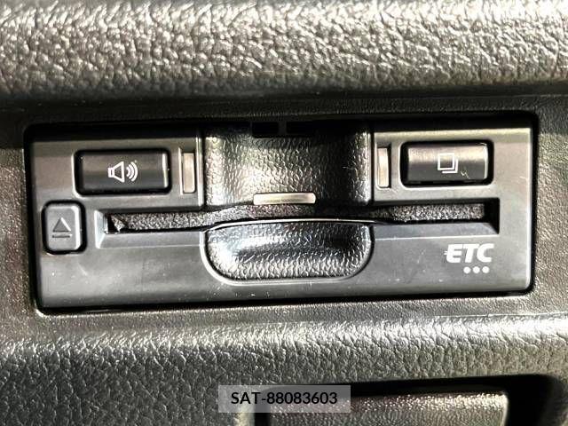 Mazda FLAIR CROSSOVER 2022-06 269900-4