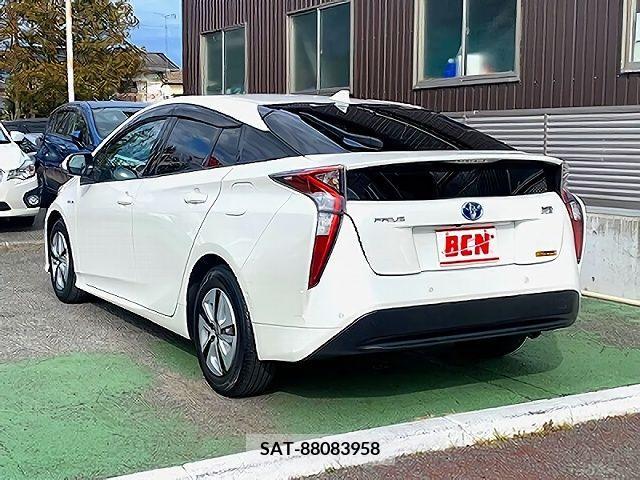 Toyota PRIUS 2019-01 224709-8