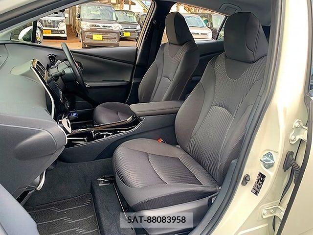Toyota PRIUS 2019-01 224709-12