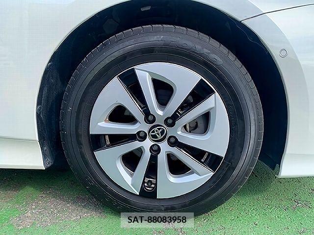 Toyota PRIUS 2019-01 224709-26