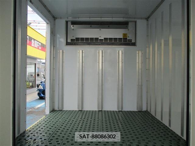 Hino DUTRO 2018-09 332909-27