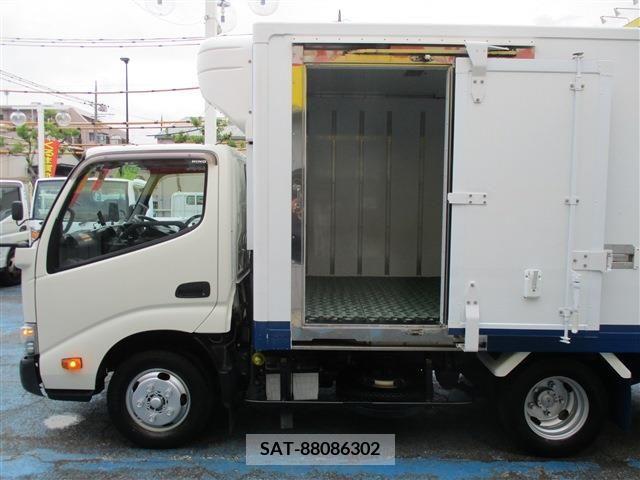 Hino DUTRO 2018-09 332909-7