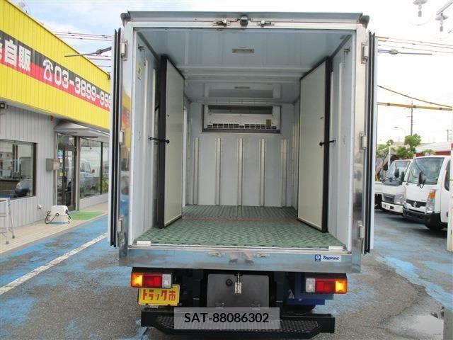 Hino DUTRO 2018-09 332909-5