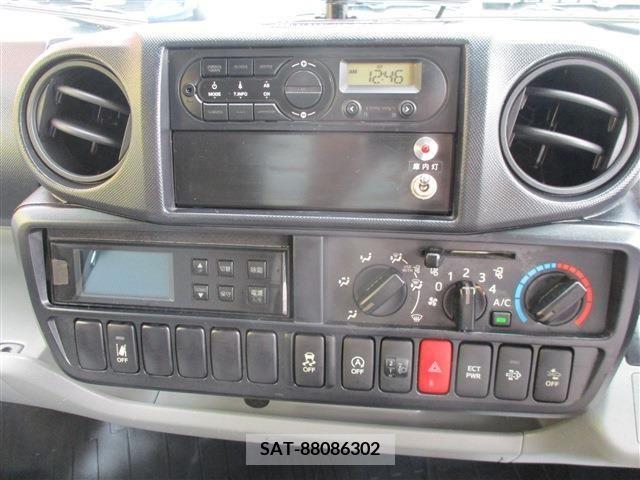 Hino DUTRO 2018-09 332909-22