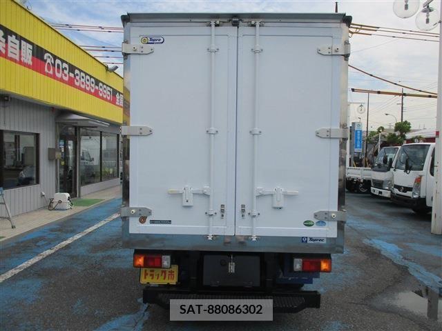 Hino DUTRO 2018-09 332909-4