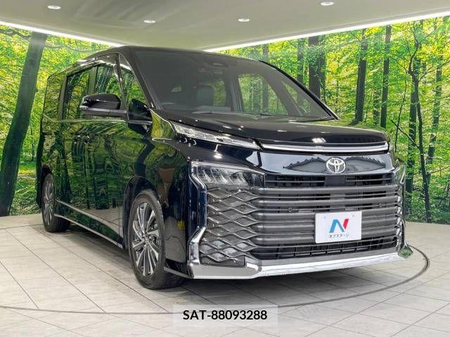 Toyota VOXY 2023-03 215472-17